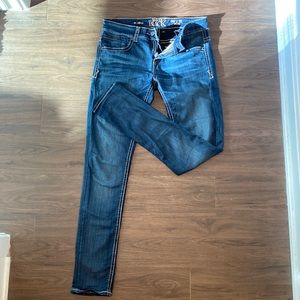 LOW RISE Buckle Black